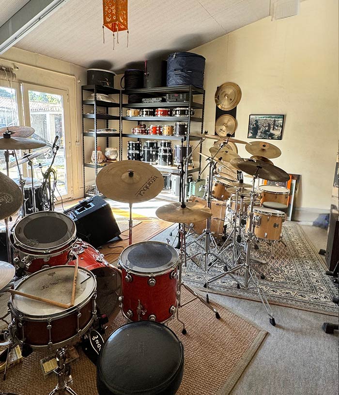 Salle de musique après une réalisation de home organising
